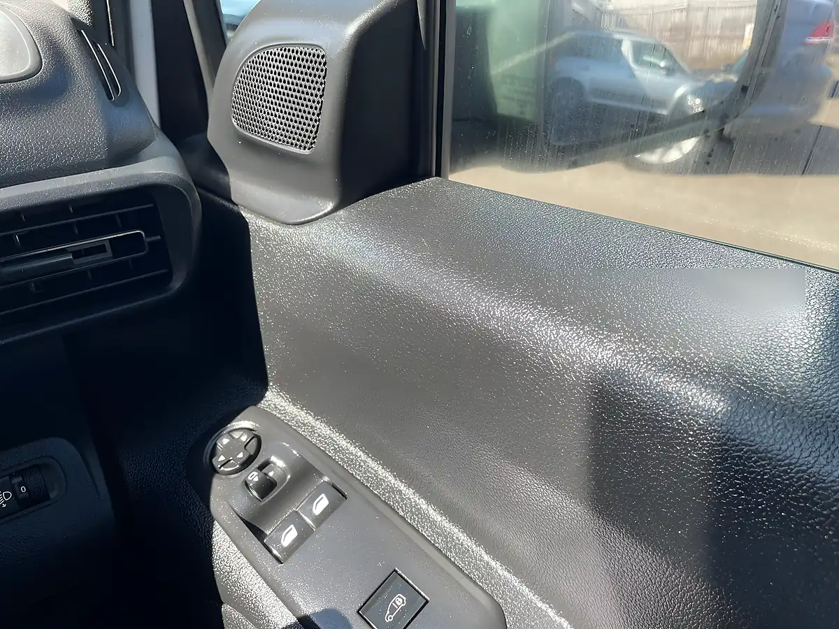 Used 2019 Peugeot Partner Professional Standard White - Interior and Exterior details 17