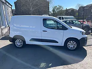 Used 2019 Peugeot Partner Professional Standard White - Interior and Exterior details 3