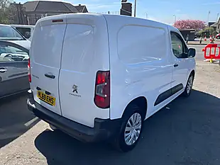 Used 2019 Peugeot Partner Professional Standard White - Interior and Exterior details 4