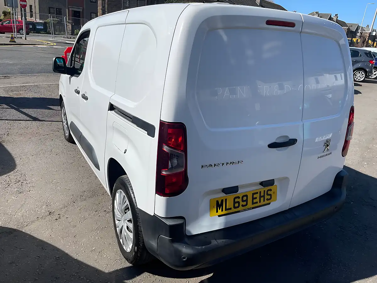 Used 2019 Peugeot Partner Professional Standard White - Interior and Exterior details 6