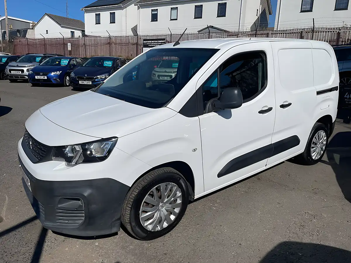 Used 2019 Peugeot Partner Professional Standard White - Interior and Exterior details 7
