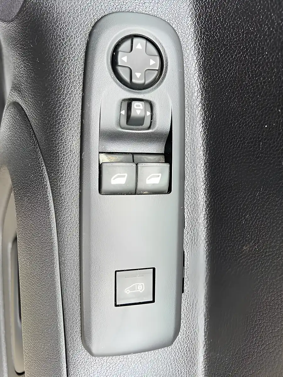 Used 2019 Peugeot Partner Professional Standard White - Interior and Exterior details 19