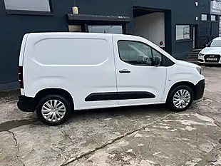 Used 2019 Peugeot Partner Professional Standard White - Interior and Exterior details 3