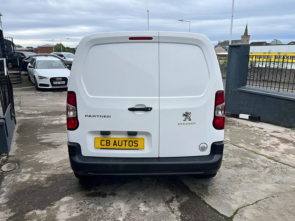Used 2019 Peugeot Partner Professional Standard White - Interior and Exterior details 5