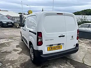 Used 2019 Peugeot Partner Professional Standard White - Interior and Exterior details 6