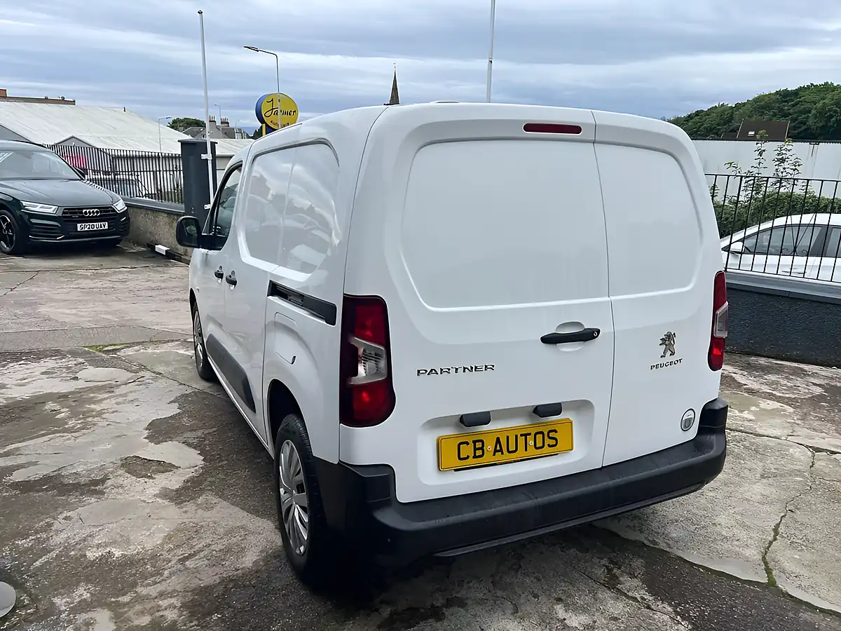 Used 2019 Peugeot Partner Professional Standard White - Interior and Exterior details 6