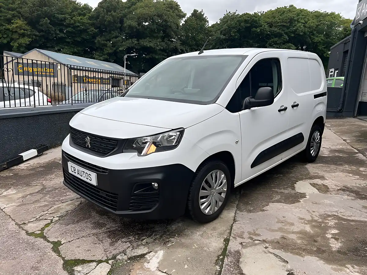Used 2019 Peugeot Partner Professional Standard White - Interior and Exterior details 8
