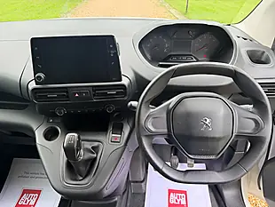 Used 2019 Peugeot Partner Professional Standard White - Interior and Exterior details 10