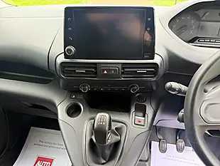 Used 2019 Peugeot Partner Professional Standard White - Interior and Exterior details 11