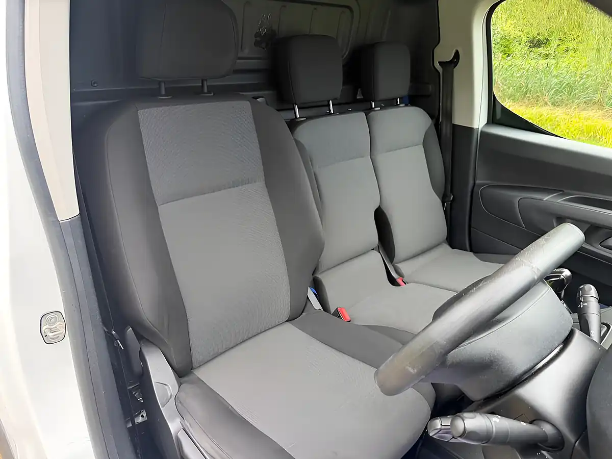 Used 2019 Peugeot Partner Professional Standard White - Interior and Exterior details 16