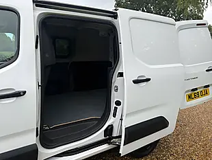 Used 2019 Peugeot Partner Professional Standard White - Interior and Exterior details 18