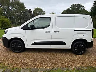 Used 2019 Peugeot Partner Professional Standard White - Interior and Exterior details 2