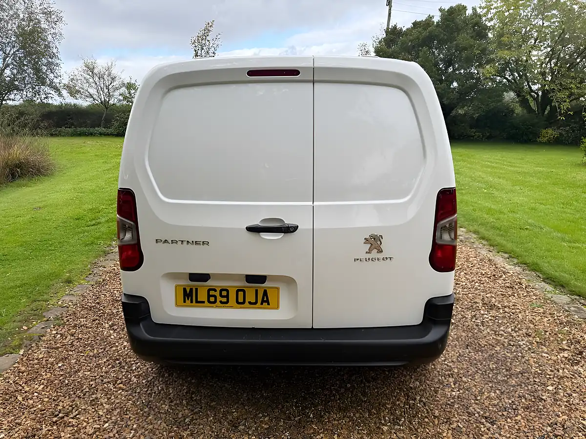 Used 2019 Peugeot Partner Professional Standard White - Interior and Exterior details 4