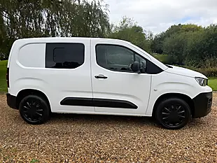 Used 2019 Peugeot Partner Professional Standard White - Interior and Exterior details 6