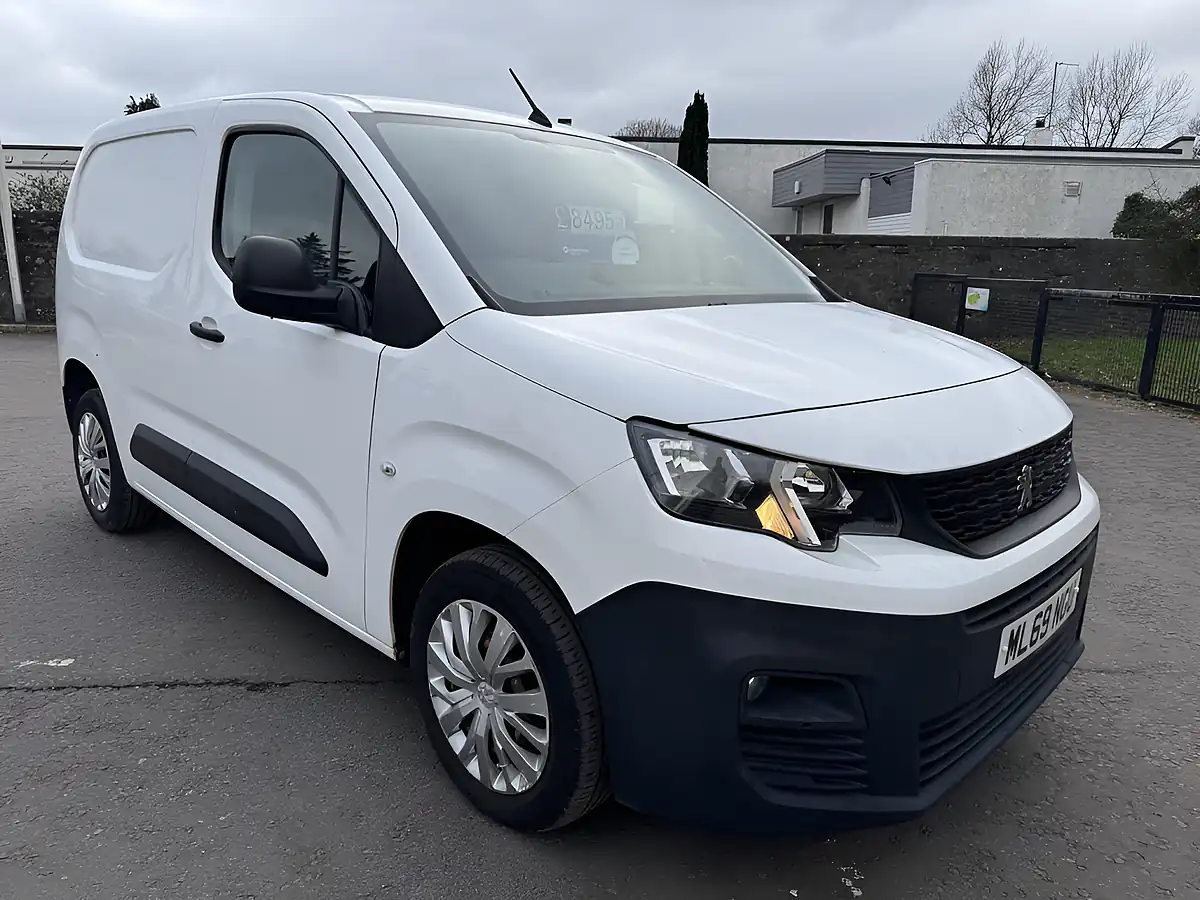 Used 2019 Peugeot Partner Professional White - Front View