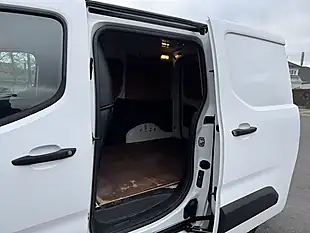 Used 2019 Peugeot Partner Professional White - Interior and Exterior details 13