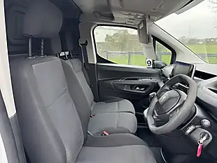 Used 2019 Peugeot Partner Professional White - Interior and Exterior details 15