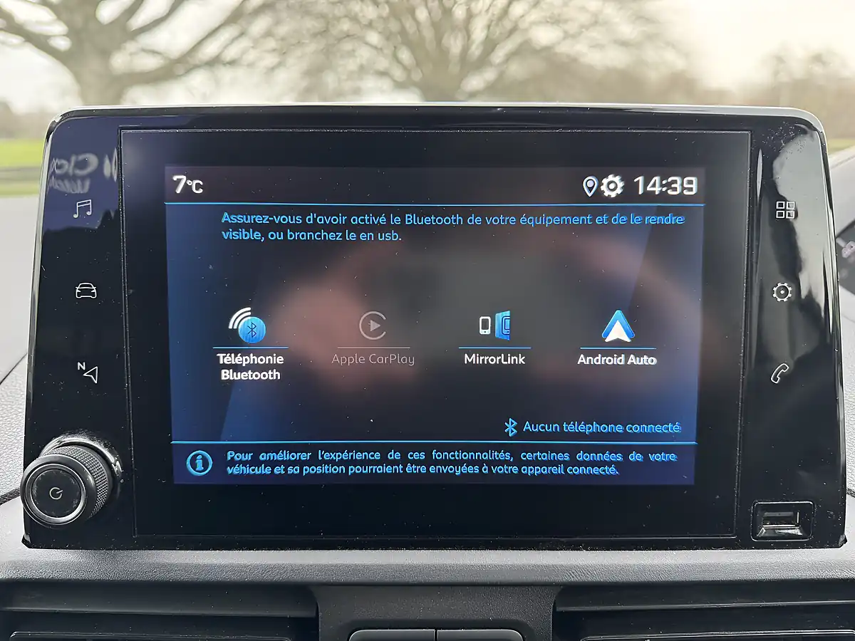 Used 2019 Peugeot Partner Professional White - Interior and Exterior details 17