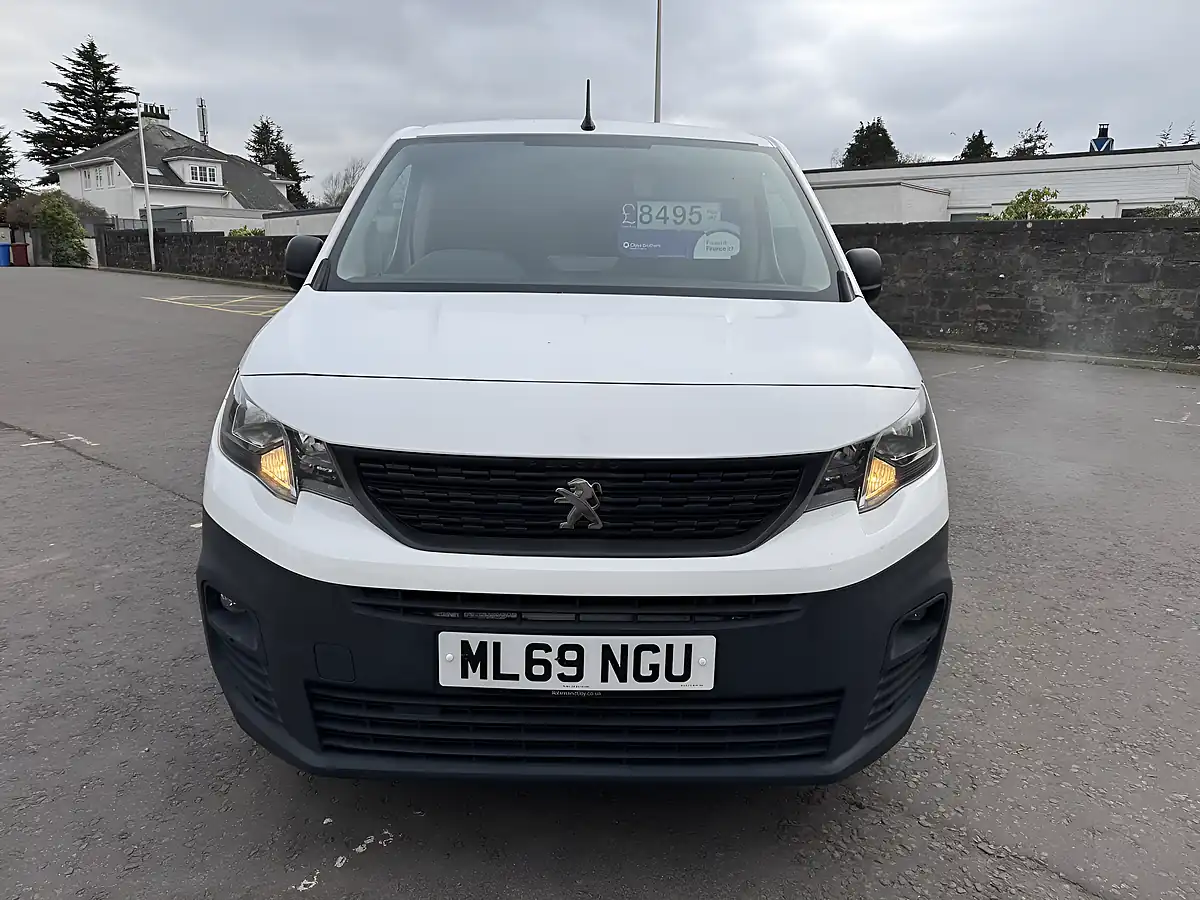 Used 2019 Peugeot Partner Professional White - Interior and Exterior details 2