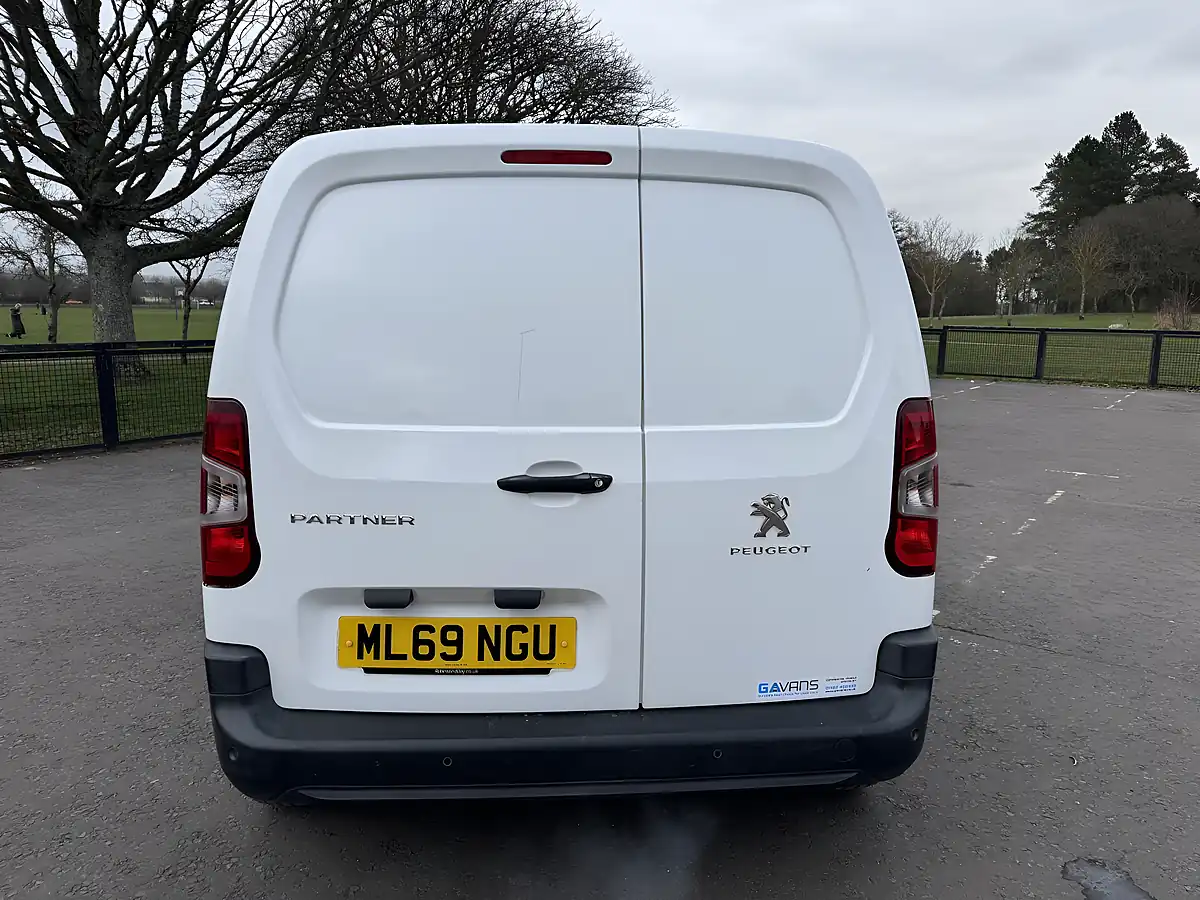 Used 2019 Peugeot Partner Professional White - Interior and Exterior details 6