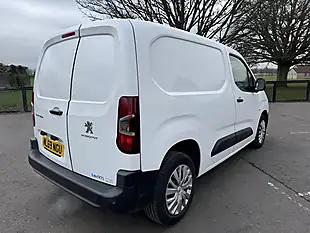 Used 2019 Peugeot Partner Professional White - Interior and Exterior details 7