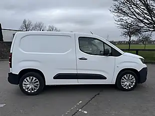 Used 2019 Peugeot Partner Professional White - Interior and Exterior details 8
