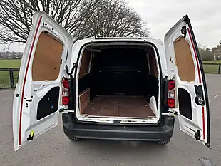 Used 2019 Peugeot Partner Professional White - Interior and Exterior details 9