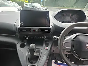 Used 2019 Peugeot Partner Professional White - Interior and Exterior details 16