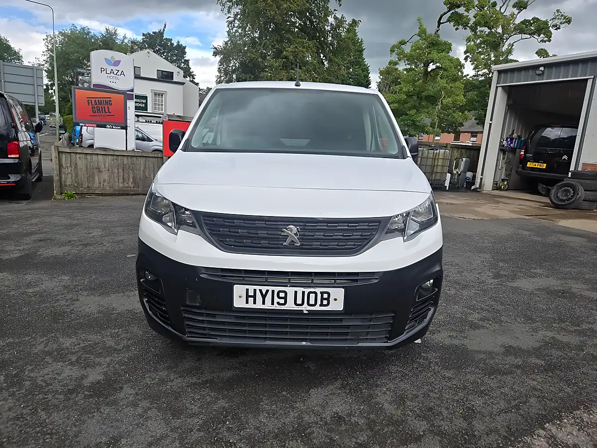 Used 2019 Peugeot Partner Professional White - Interior and Exterior details 2