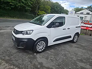 Used 2019 Peugeot Partner Professional White - Interior and Exterior details 3