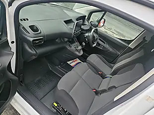 Used 2019 Peugeot Partner Professional White - Interior and Exterior details 5