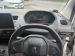 Used 2019 Peugeot Partner Professional White - Interior and Exterior details 14
