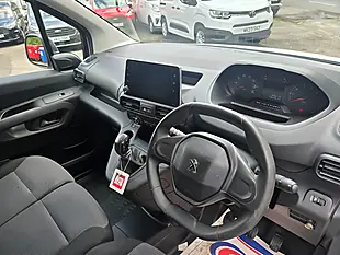 Used 2019 Peugeot Partner Professional White - Interior and Exterior details 15