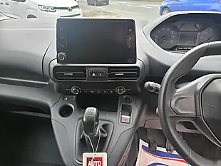 Used 2019 Peugeot Partner Professional White - Interior and Exterior details 16
