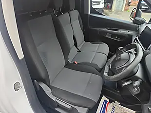 Used 2019 Peugeot Partner Professional White - Interior and Exterior details 17