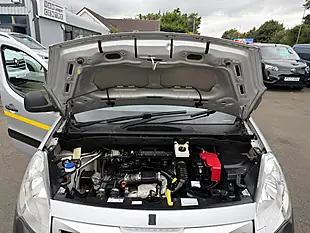 Used 2019 Peugeot Partner Se Atv Silver - Interior and Exterior details 20