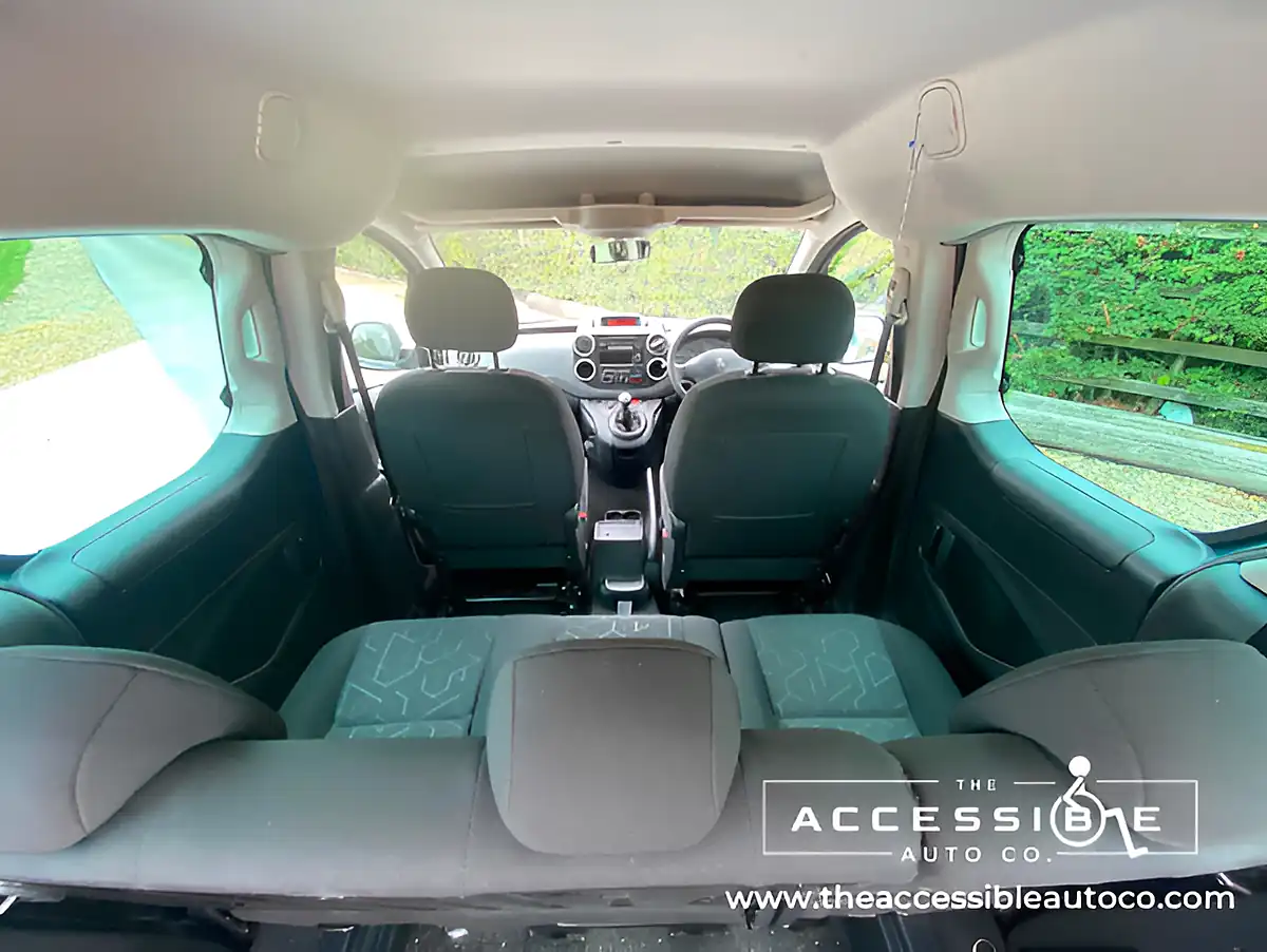 Used 2019 Peugeot Partner Tepee Active Blue - Interior and Exterior details 14