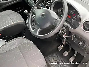 Used 2019 Peugeot Partner Tepee Active Blue - Interior and Exterior details 15