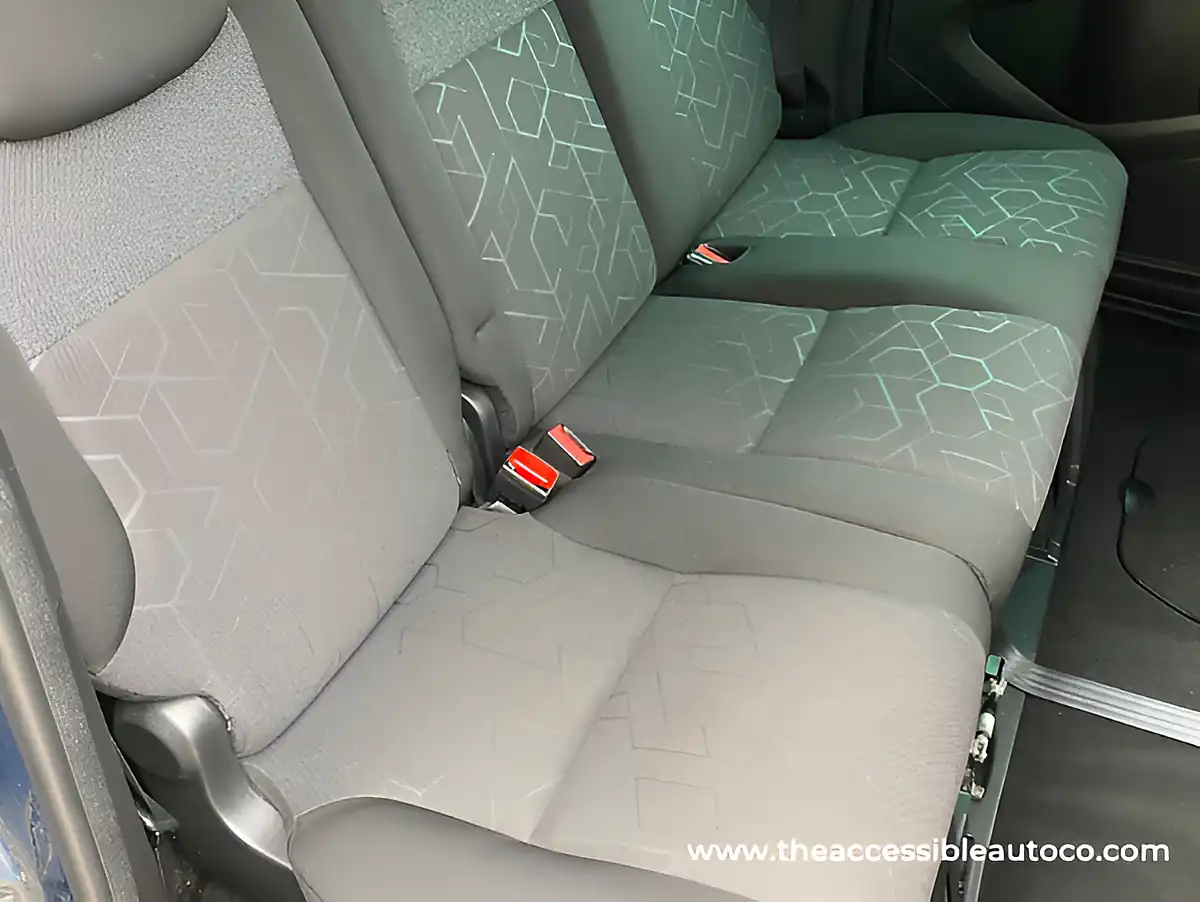 Used 2019 Peugeot Partner Tepee Active Blue - Interior and Exterior details 17