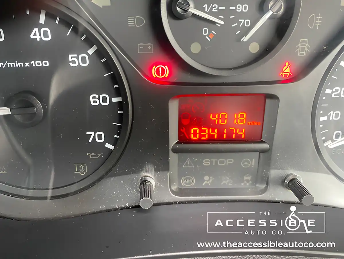 Used 2019 Peugeot Partner Tepee Active Blue - Interior and Exterior details 18