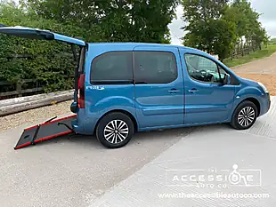 Used 2019 Peugeot Partner Tepee Active Blue - Interior and Exterior details 6