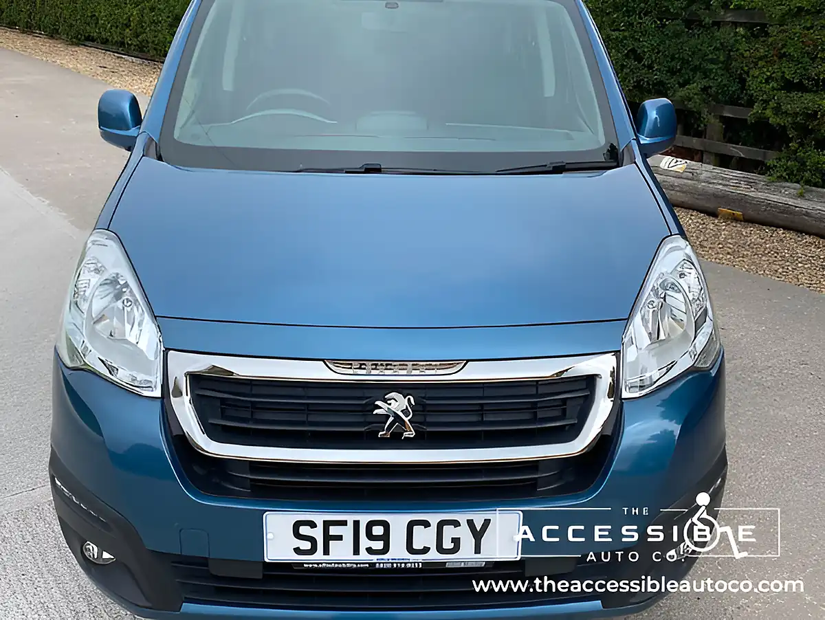Used 2019 Peugeot Partner Tepee Active Blue - Interior and Exterior details 7