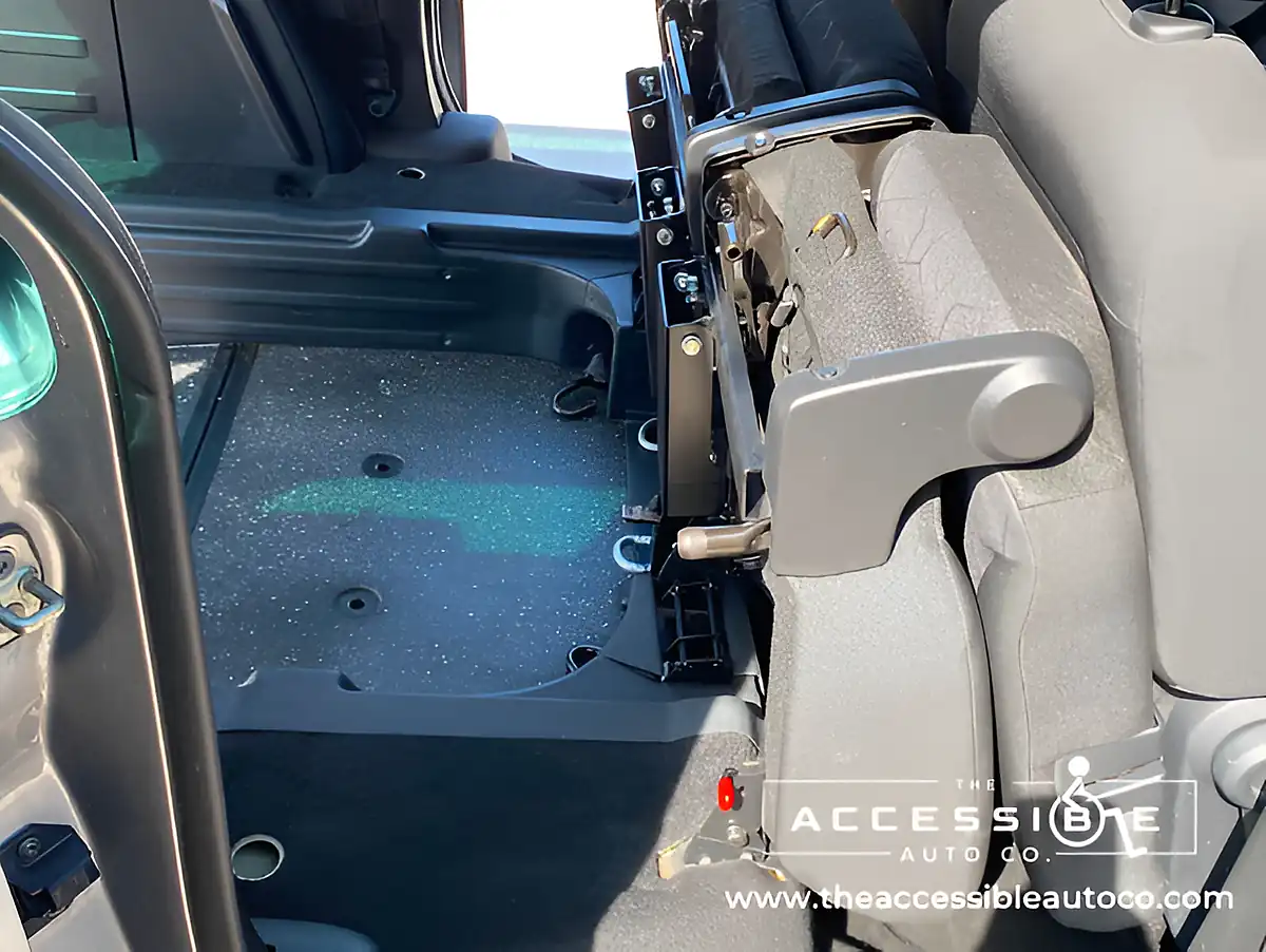 Used 2019 Peugeot Partner Tepee Active Horizon RS Grey - Interior and Exterior details 13