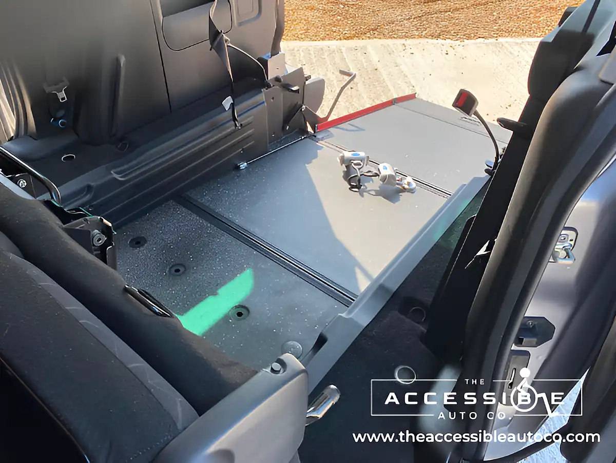 Used 2019 Peugeot Partner Tepee Active Horizon RS Grey - Interior and Exterior details 14