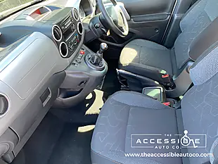 Used 2019 Peugeot Partner Tepee Active Horizon RS Grey - Interior and Exterior details 15