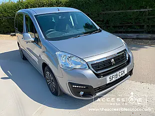 Used 2019 Peugeot Partner Tepee Active Horizon RS Grey - Interior and Exterior details 7
