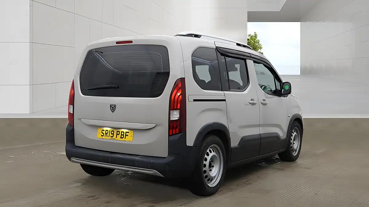 Used 2019 Peugeot Rifter Allure Beige - Interior and Exterior details 4