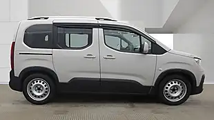 Used 2019 Peugeot Rifter Allure Beige - Interior and Exterior details 5