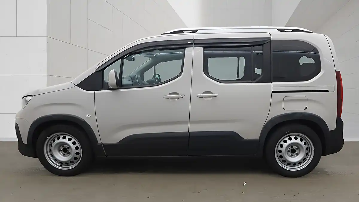 Used 2019 Peugeot Rifter Allure Beige - Interior and Exterior details 6