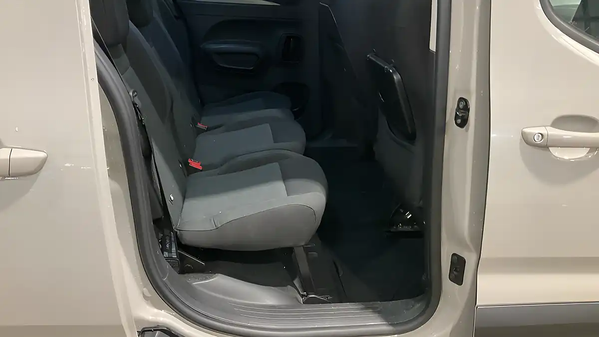 Used 2019 Peugeot Rifter Allure Beige - Interior and Exterior details 8